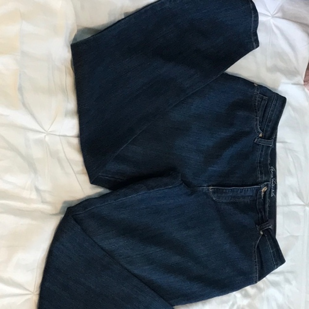 Women Gloria Vanderbilt jeans Amanda size 10 dark wash color